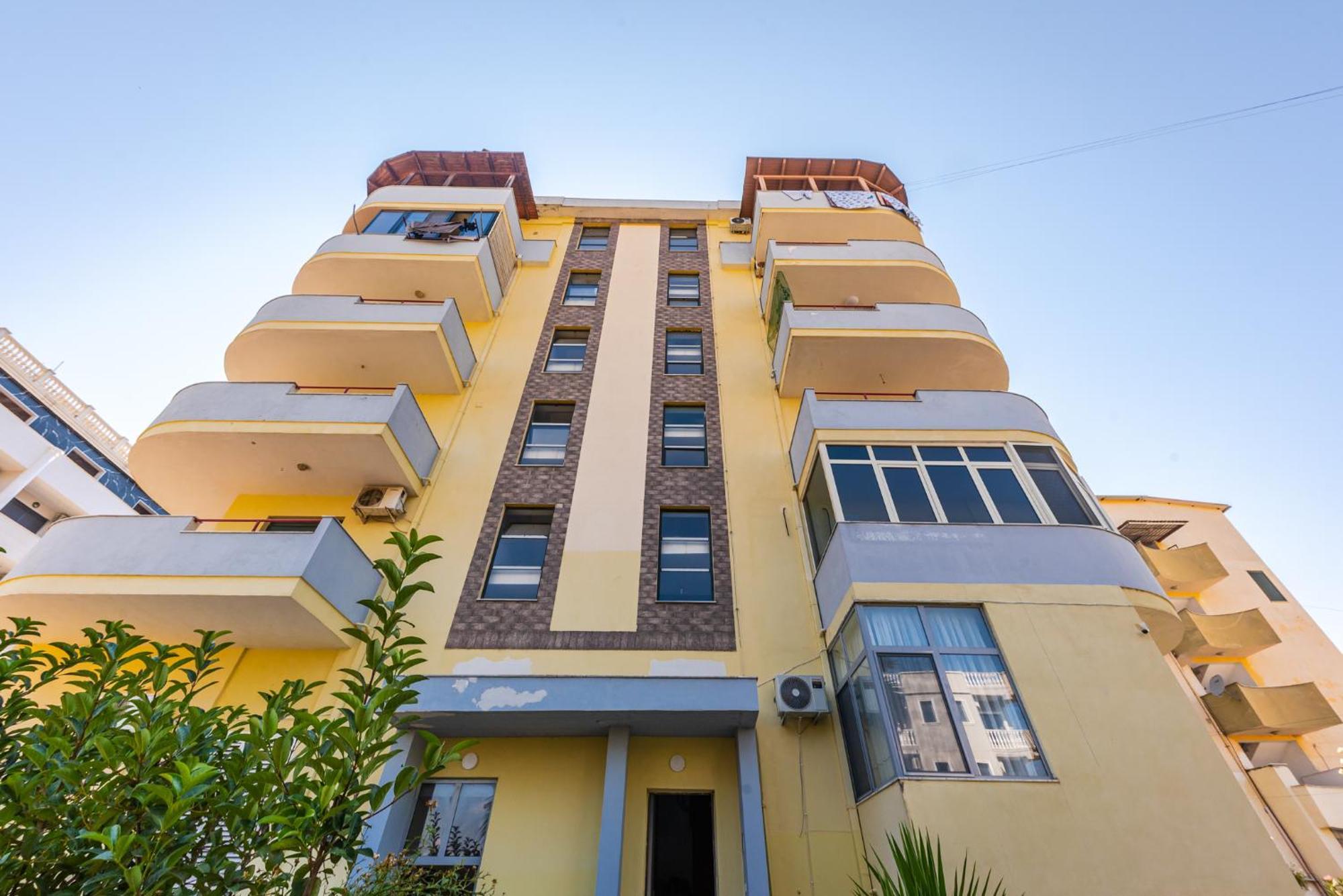 Sr Apartments Golem Golem  Bagian luar foto