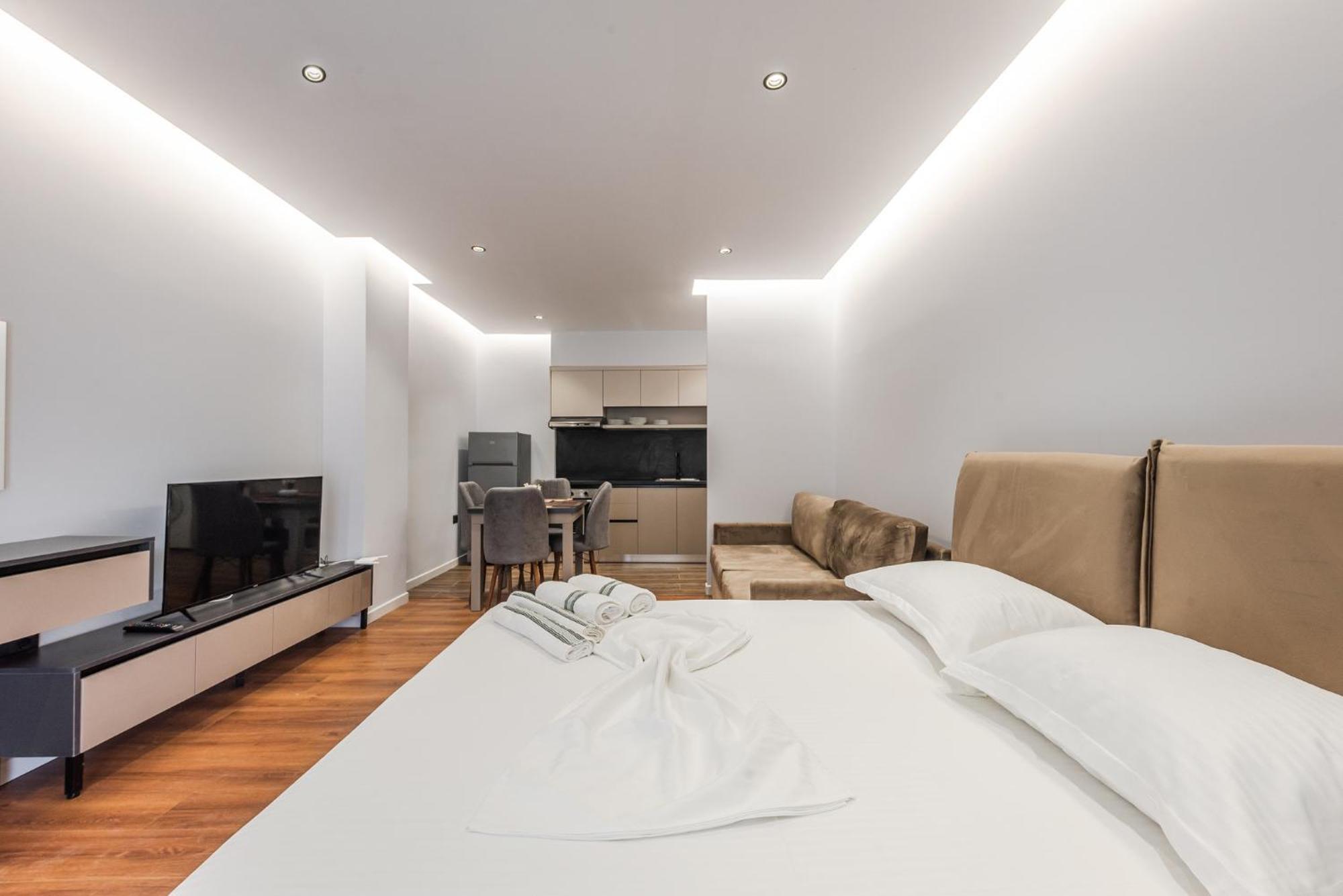 Sr Apartments Golem Golem  Bagian luar foto
